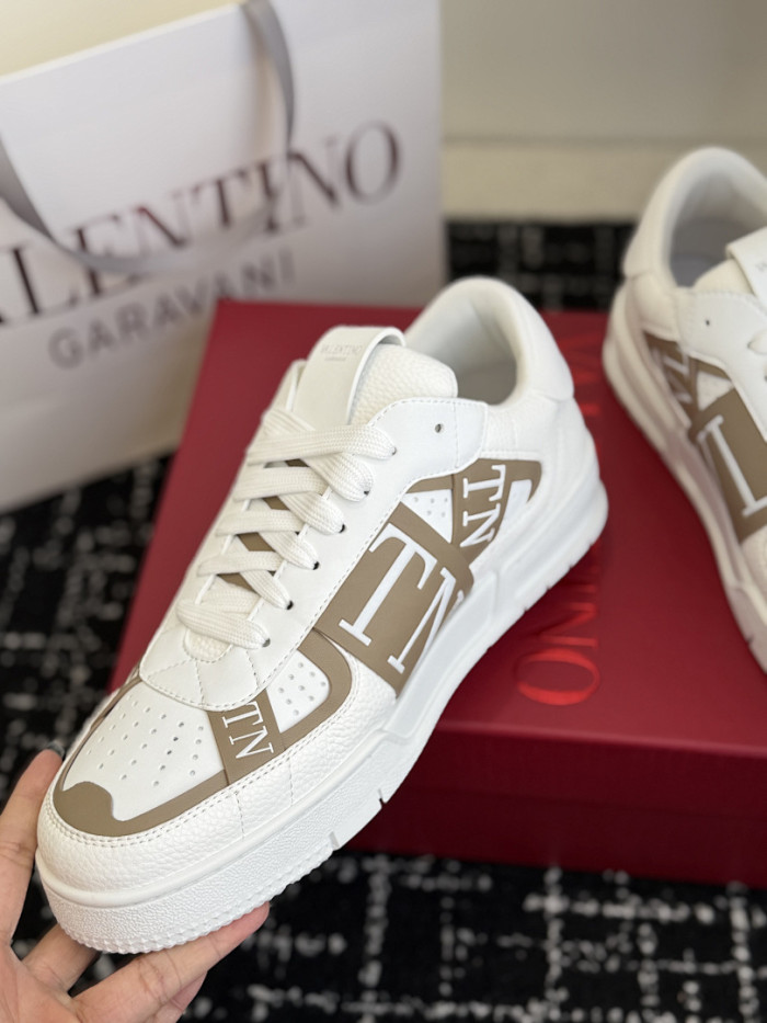 Va1e*ntin0 SNEAKERS VT059
