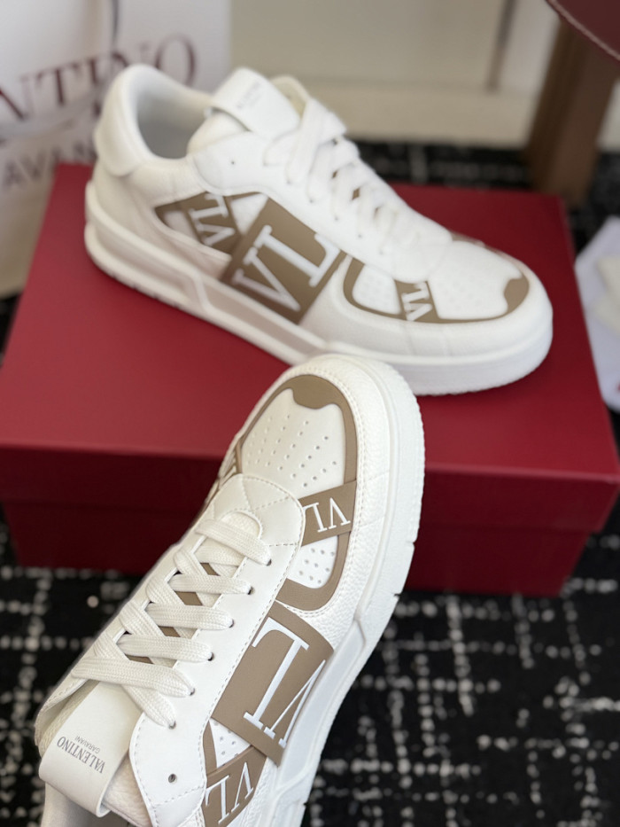 Va1e*ntin0 SNEAKERS VT059