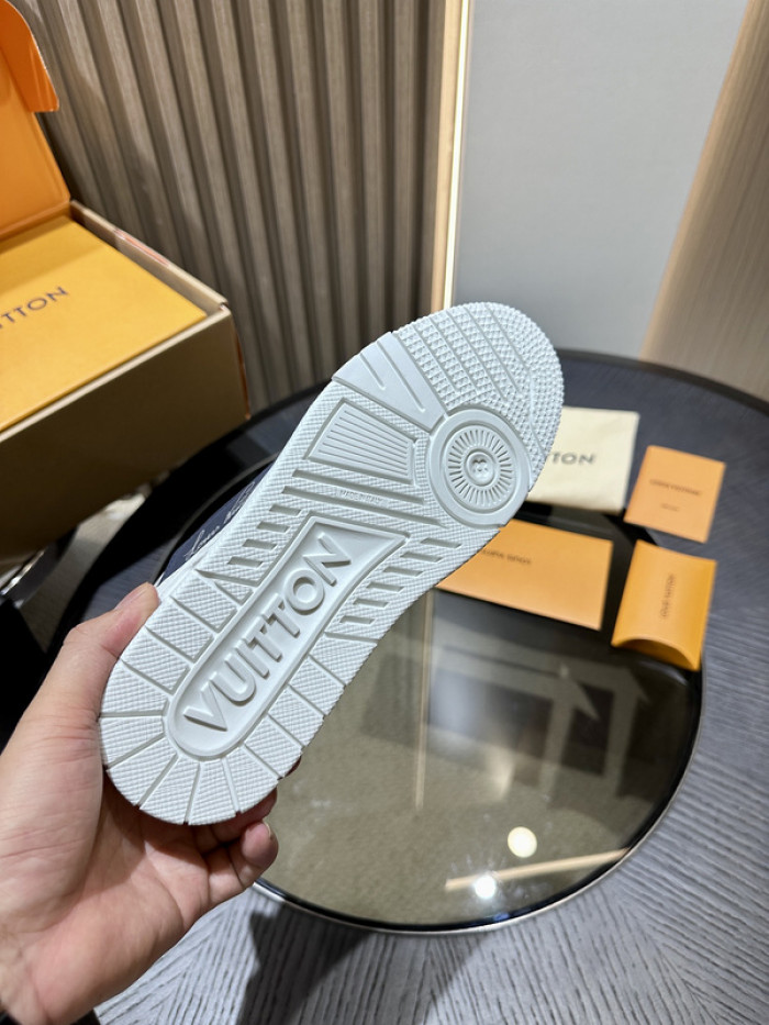 LV snekaers L0000368