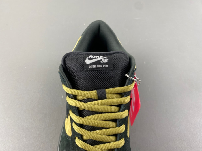 Nike SB Dunk Low 94 Camper Green HQ8487-300