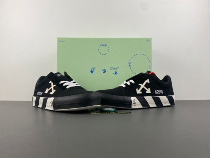 OFF-W c/o Virgil Abloh Vulc Low 2A4WTW